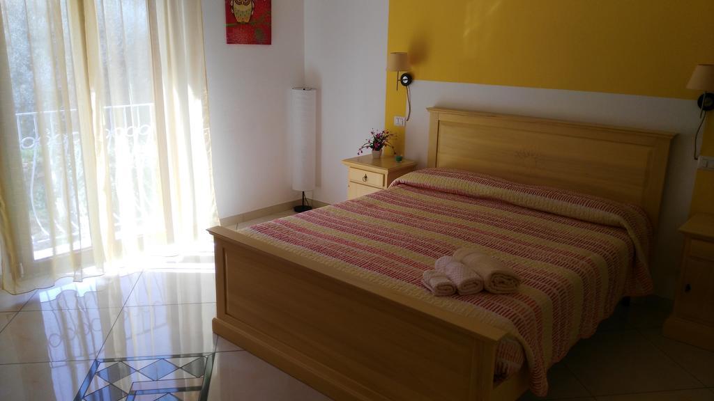 B&B Sa Zodia Guest House Bitti Екстер'єр фото